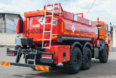 Автотопливозаправщик АТЗ 56142-183027-48 на шасси КАМАЗ-43118-3027-48